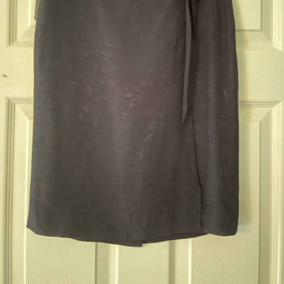 NEW with tags Ann Taylor Petite 0 Navy skirt with bird image and ruffle - Picture 2 of 2